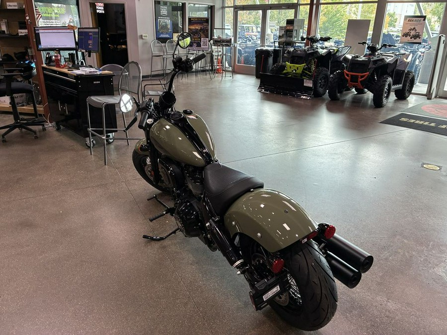 2026 Indian Motorcycle® Chief® Bobber Dark Horse® Moss Green