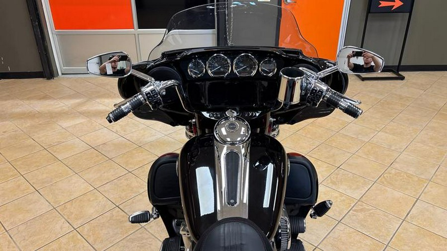 2022 Harley-Davidson® FLHTCUTGSE - CVO™ Tri Glide®