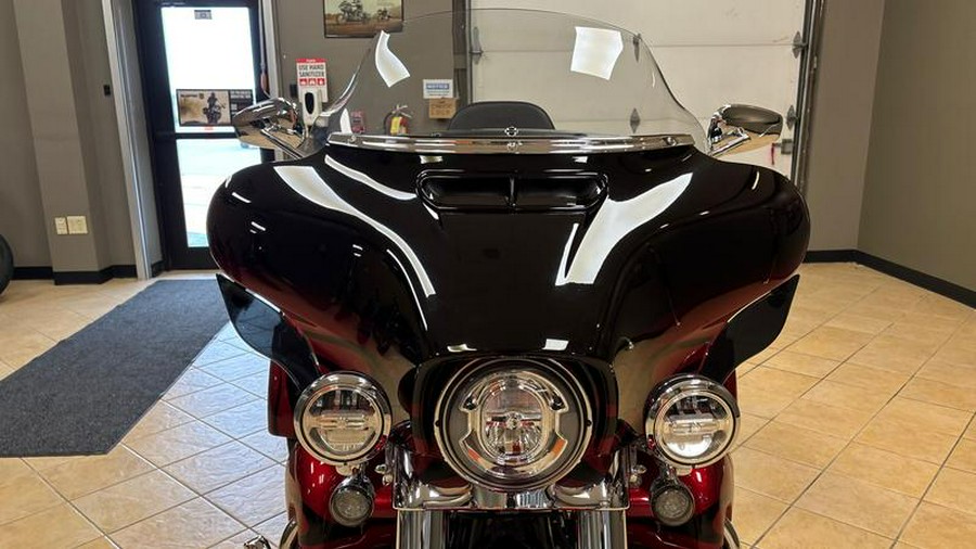 2022 Harley-Davidson® FLHTCUTGSE - CVO™ Tri Glide®