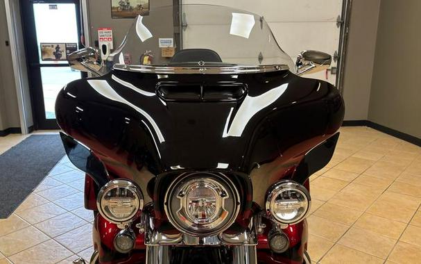 2022 Harley-Davidson® FLHTCUTGSE - CVO™ Tri Glide®