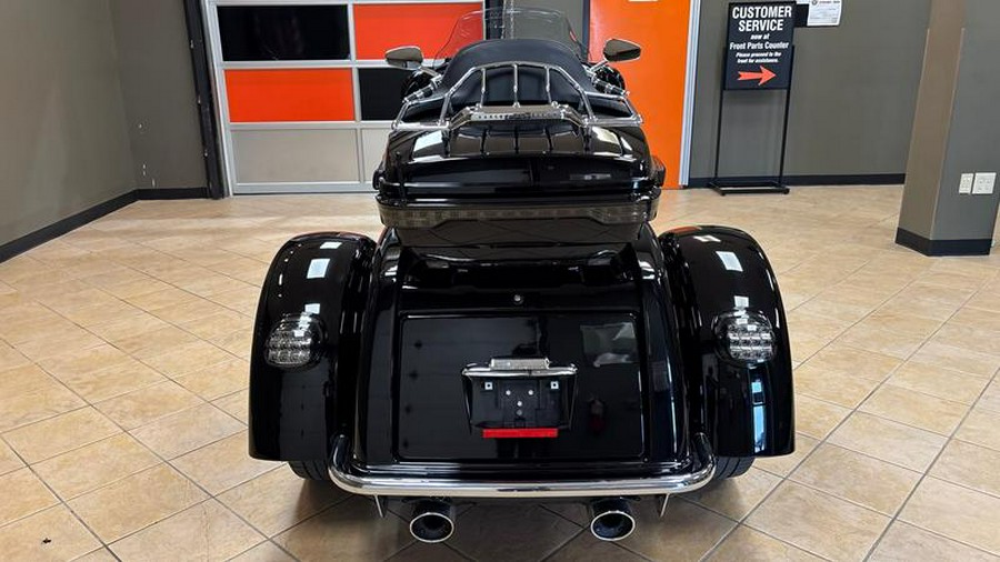 2022 Harley-Davidson® FLHTCUTGSE - CVO™ Tri Glide®