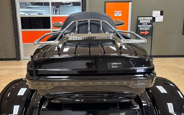 2022 Harley-Davidson® FLHTCUTGSE - CVO™ Tri Glide®