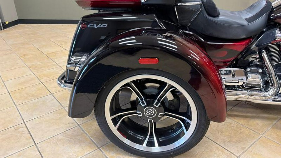 2022 Harley-Davidson® FLHTCUTGSE - CVO™ Tri Glide®