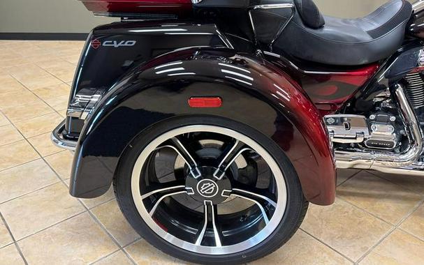 2022 Harley-Davidson® FLHTCUTGSE - CVO™ Tri Glide®