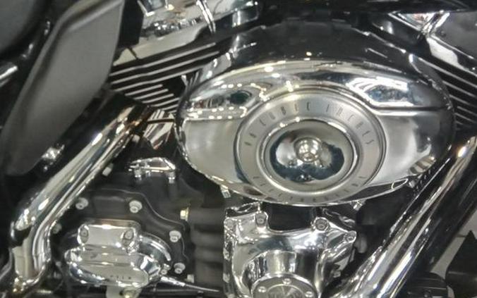 2010 Harley-Davidson® FLHTCU - Ultra Classic® Electra Glide
