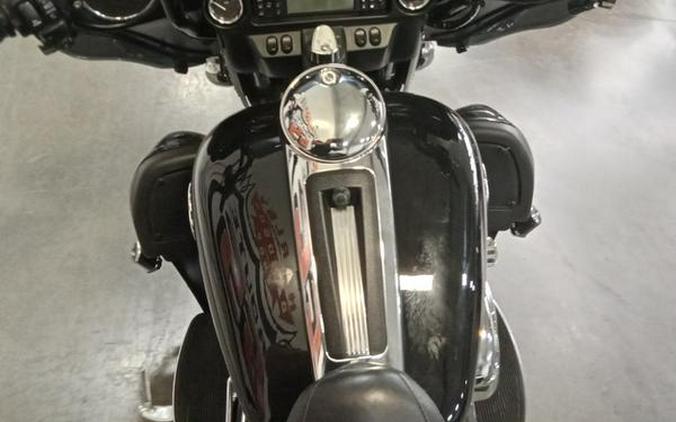 2010 Harley-Davidson® FLHTCU - Ultra Classic® Electra Glide