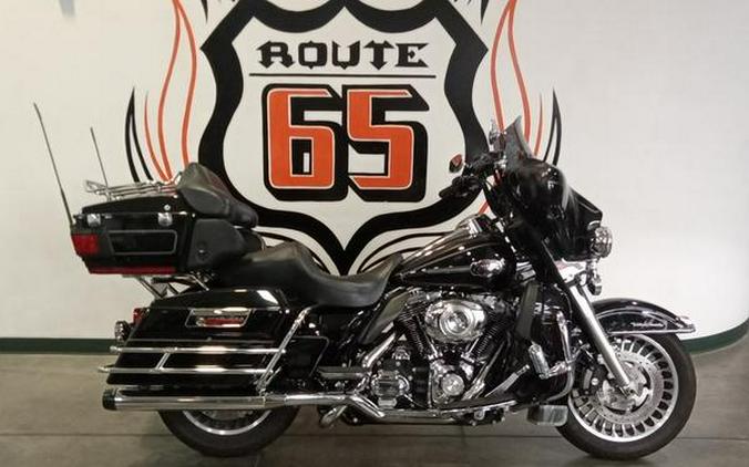 2010 Harley-Davidson® FLHTCU - Ultra Classic® Electra Glide