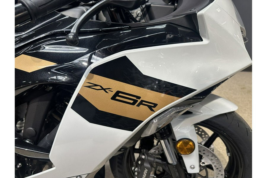 2026 Kawasaki Ninja® ZX™-6R Base