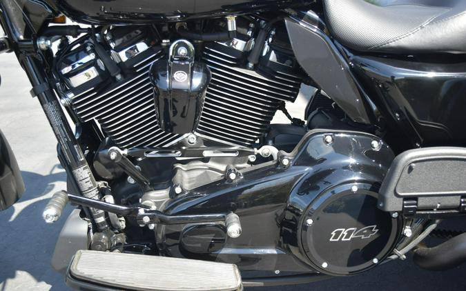 2023 Harley-Davidson Road Glide 3 Vivid Black