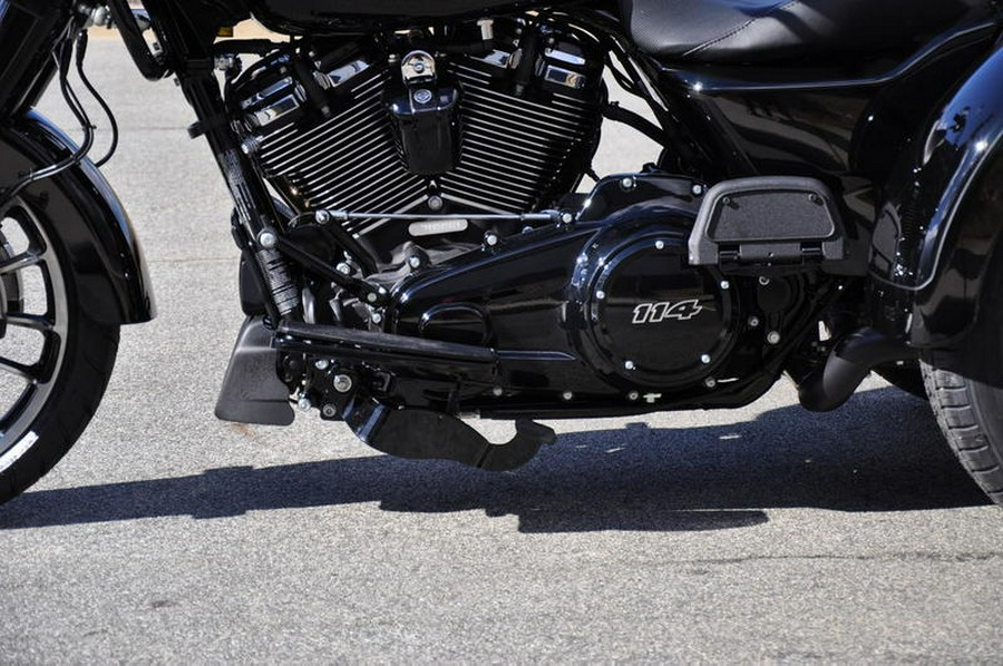 2024 Harley-Davidson® FLTRT - Road Glide® 3