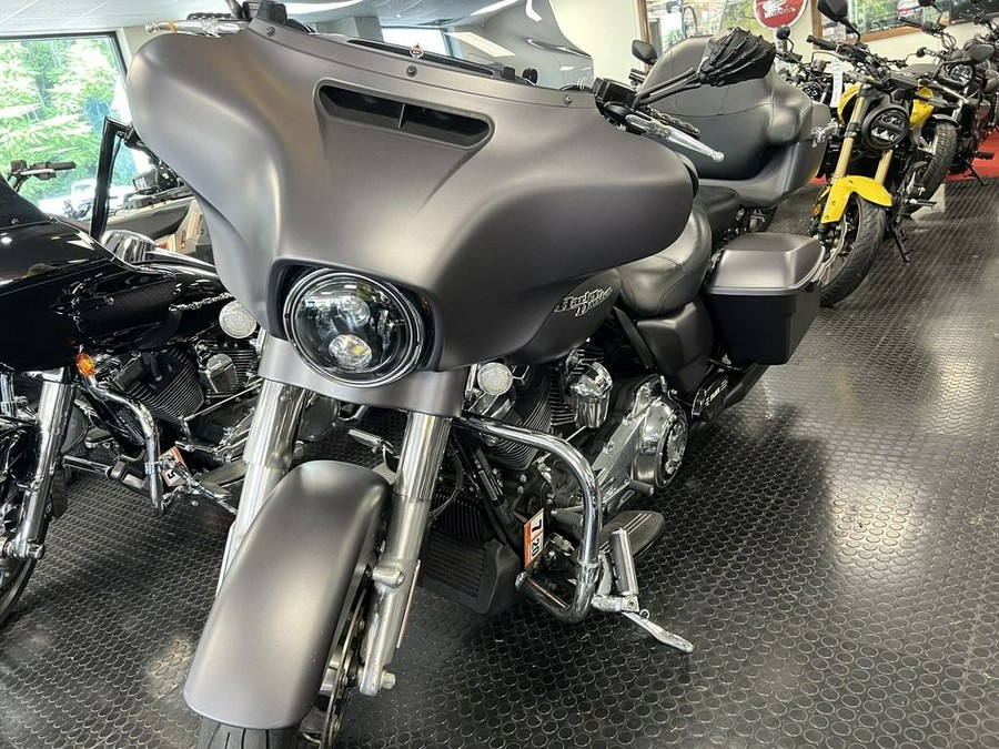 2017 Harley-Davidson® FLHXS - Street Glide® Special