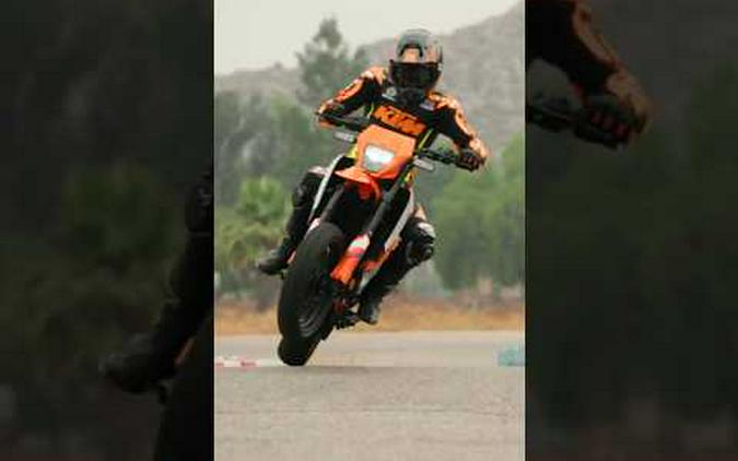 60 Second Review: 2025 KTM 390 SMC R