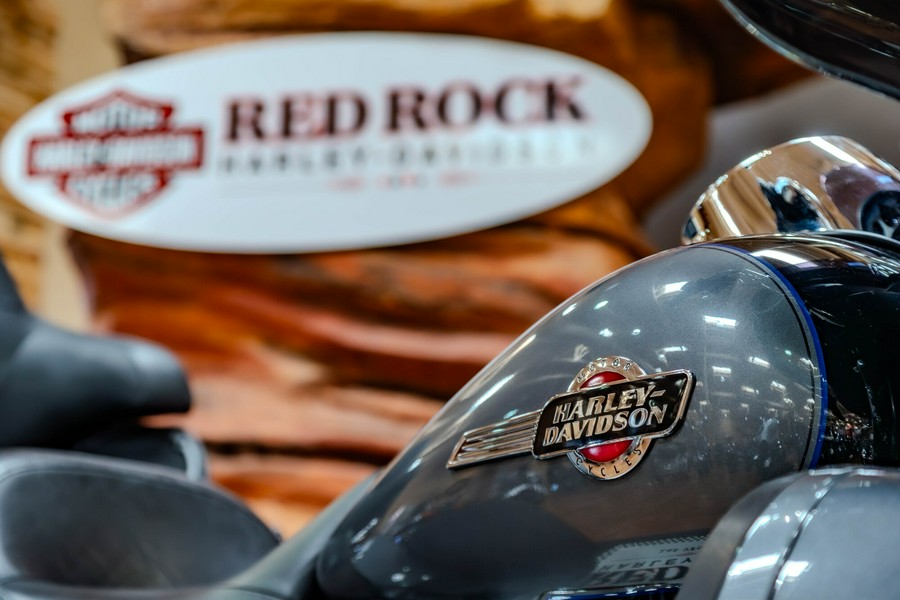 2022 Harley-Davidson Tri Glide Ultra FLHTCUTG