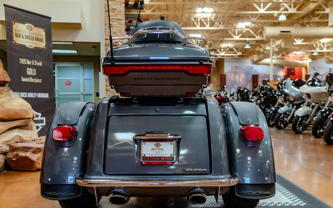 2022 Harley-Davidson Tri Glide Ultra FLHTCUTG