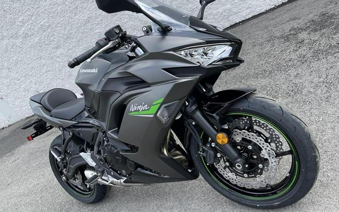 2024 Kawasaki Ninja® 650 Metallic Matte Graphenesteel Gray/Ebony