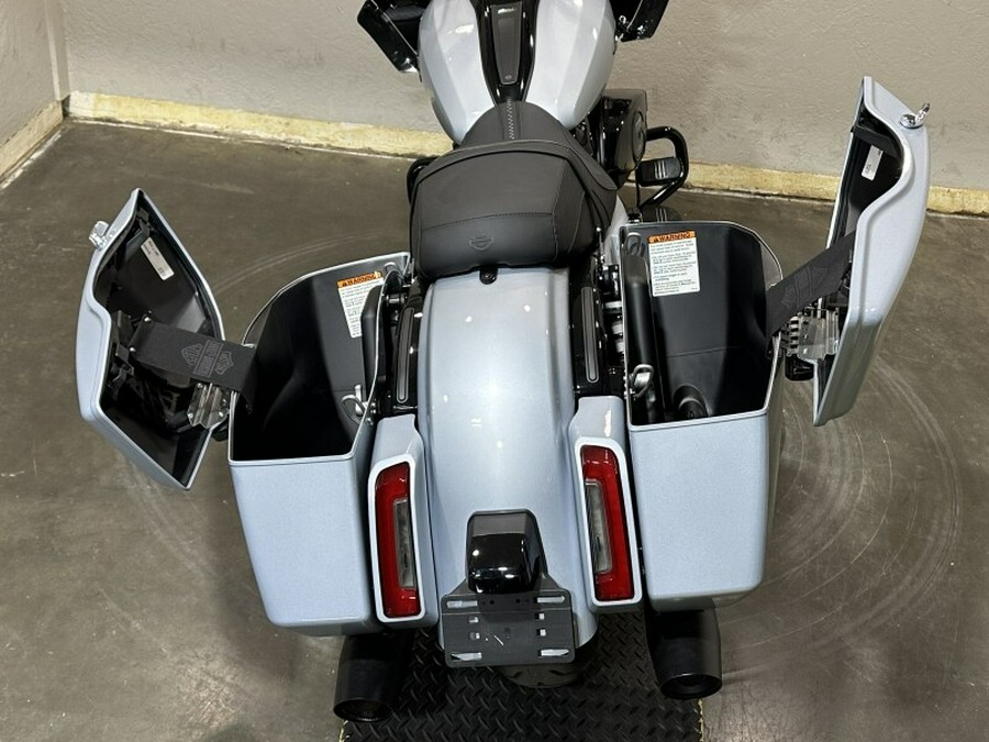 Harley-Davidson Road Glide® 2024 FLTRX 84447267 ATLAS SLV MTLIC