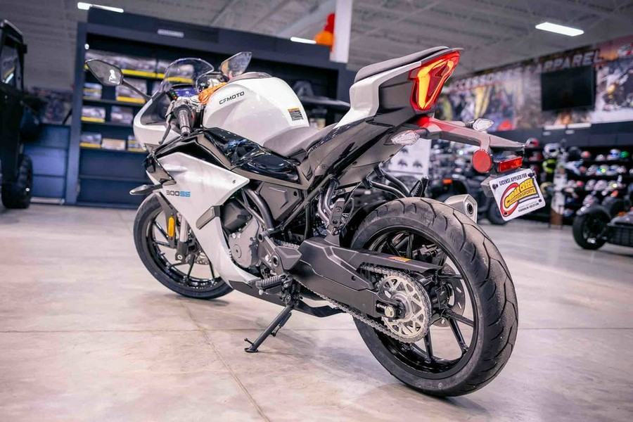 2025 CFMOTO 300SS