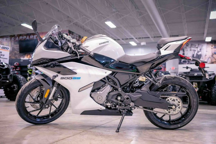 2025 CFMOTO 300SS