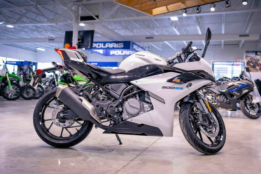 2025 CFMOTO 300SS