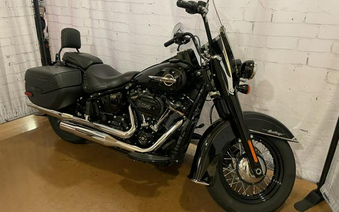 2018 Harley-Davidson Heritage Classic 114 FLHCS Vivid Black