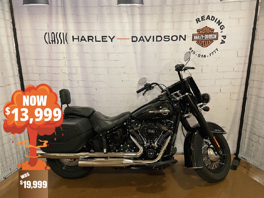 2018 Harley-Davidson Heritage Classic 114 FLHCS Vivid Black