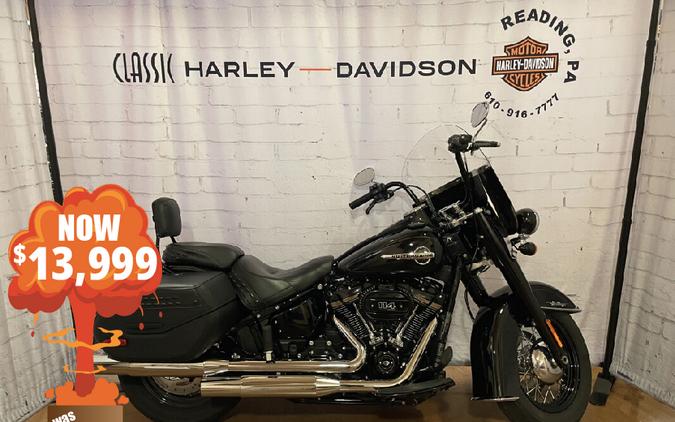 2018 Harley-Davidson Heritage Classic 114 FLHCS Vivid Black