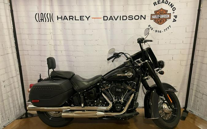 2018 Harley-Davidson Heritage Classic 114 FLHCS Vivid Black