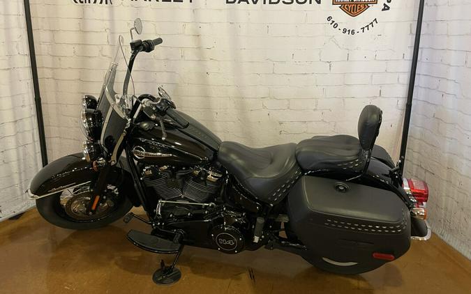 2018 Harley-Davidson Heritage Classic 114 FLHCS Vivid Black