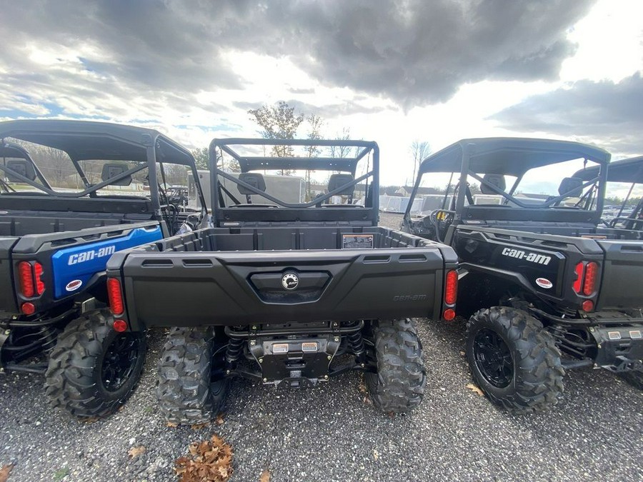 2023 Can-Am® Defender DPS HD9 Timeless Black