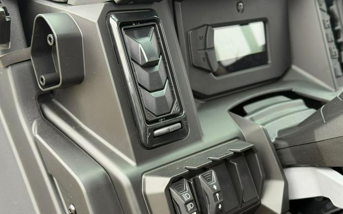 2026 Can-Am Defender MAX Lone Star CAB HD11