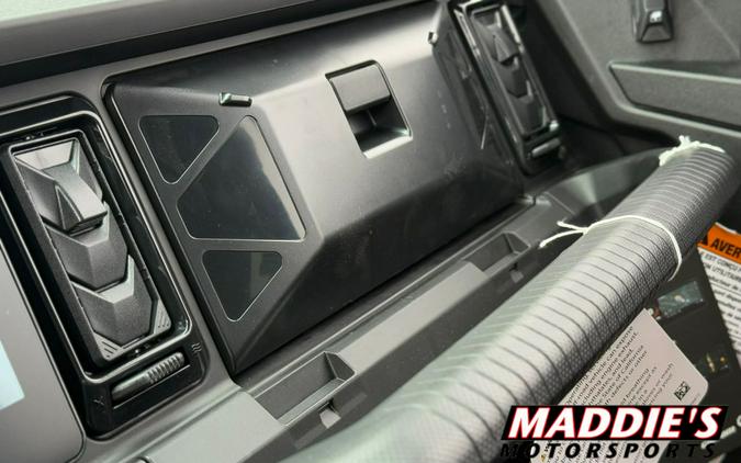 2026 Can-Am Defender MAX Lone Star CAB HD11