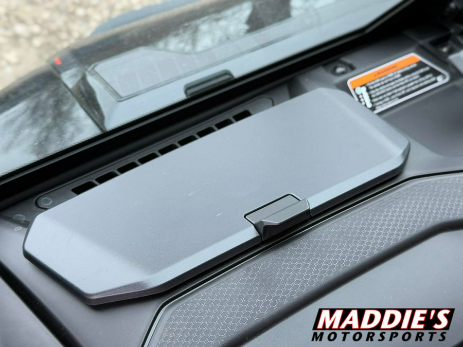 2026 Can-Am Defender MAX Lone Star CAB HD11