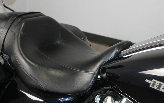 Harley-Davidson® Street Glide® 2019 Midnight Blue