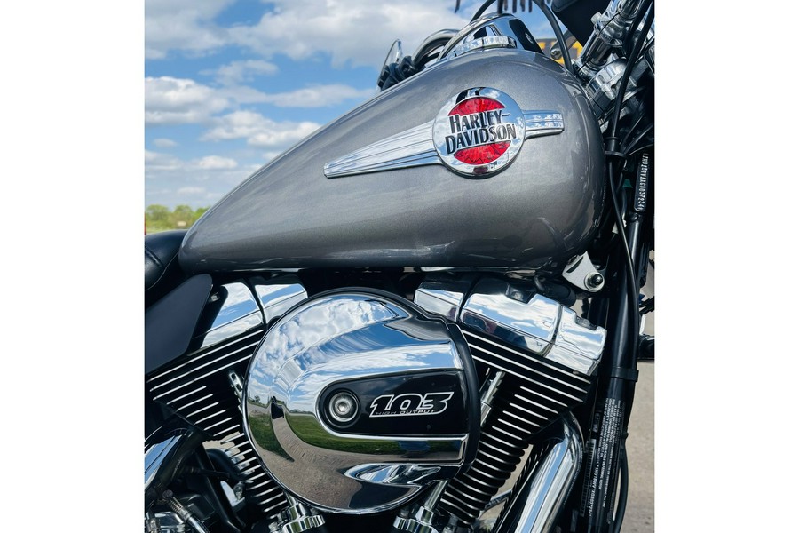 2016 HERITAGE SOFTAIL CLASSIC - Harley-Davidson®