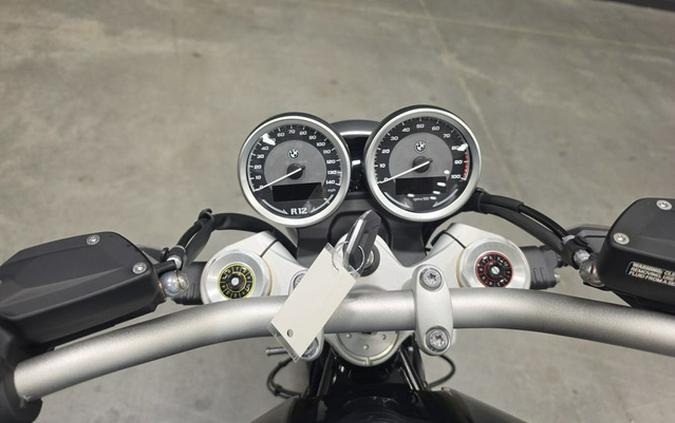 2026 BMW R 12 Ninet Imperial Blue Metallic