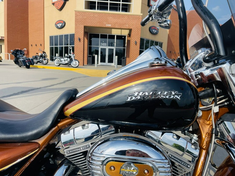 2008 Harley-Davidson® Screamin’ Eagle Road King 105th Anniversary Editon #596/1800 FLHRSE4 ANN