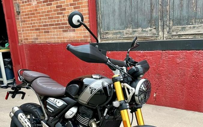 2025 Triumph Scrambler 400 X Phantom Black / Silver Ice