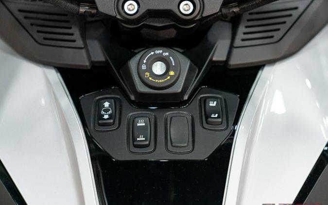 2025 SPYDER RT LIMITED DARK ED - Can-Am