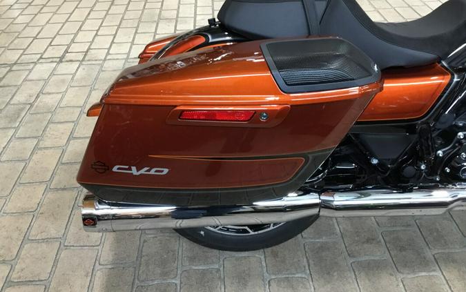 2023 Harley-Davidson® CVO™ Road Glide® Whiskey Neat w/Raven Metallic
