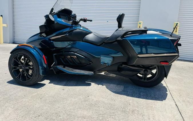 2023 Can-Am® Spyder RT Limited Dark Wheels