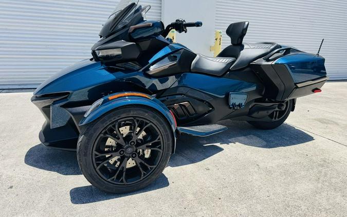 2023 Can-Am® Spyder RT Limited Dark Wheels