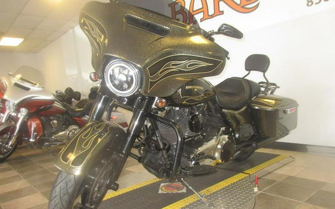 2016 Harley-Davidson® FLHXS - Street Glide® Special