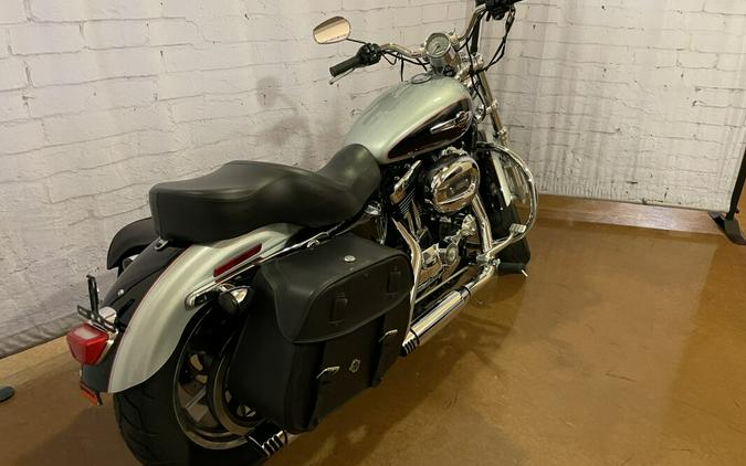 2015 Harley-Davidson 1200 Custom XL1200C Brilliant Silver/Vivid Black