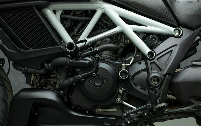 2015 DUCATI DIAVEL CARBON W/ABS