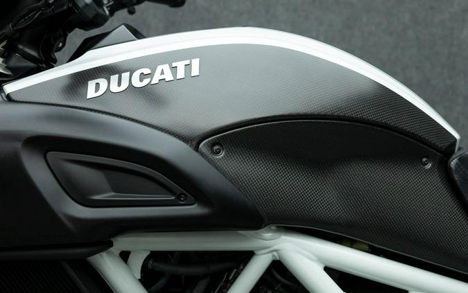 2015 DUCATI DIAVEL CARBON W/ABS