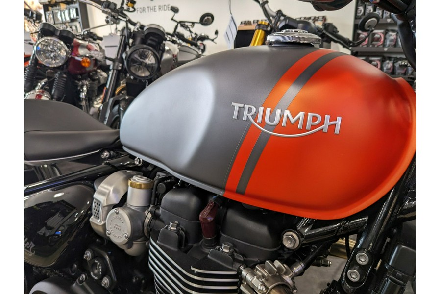 2025 Triumph Bonneville Bobber