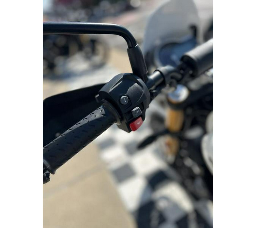 2026 Triumph Scrambler 400 XC Vanilla White