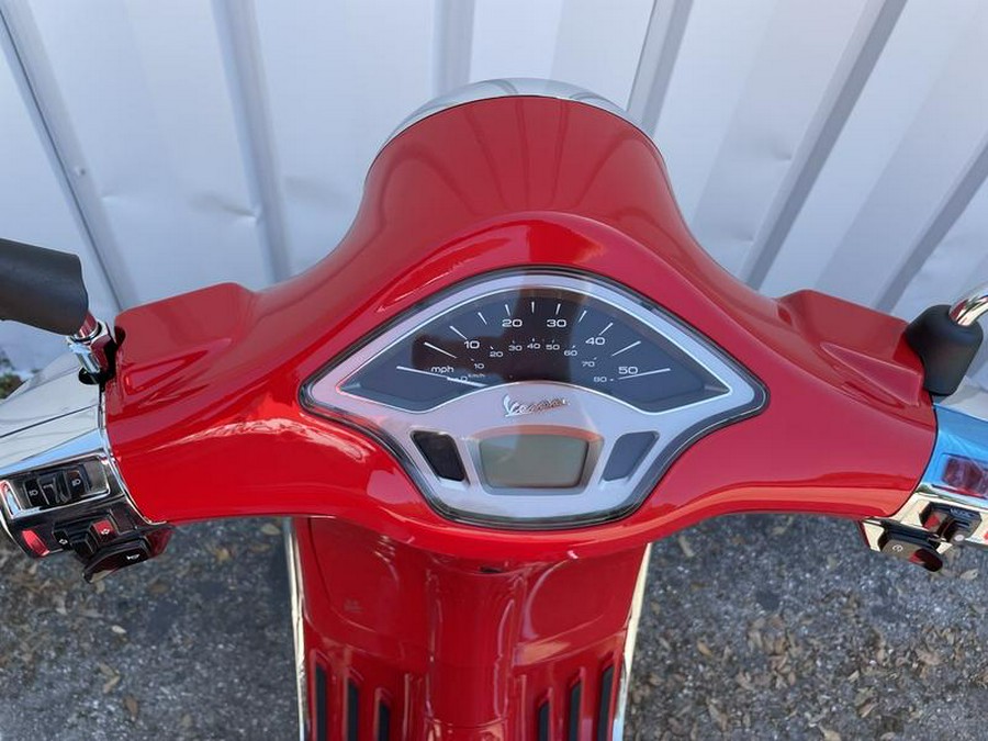 2022 Vespa Primavera 50 Red