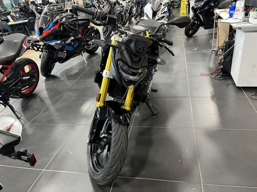 2022 BMW G 310 R Cosmic Black 2