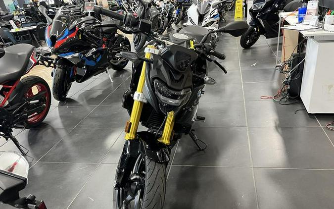 2022 BMW G 310 R Cosmic Black 2